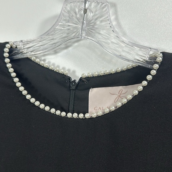 Gal Meets Glam Nadia Black jumpsuit faux pearl trim size 14. NWT - Picture 7 of 14